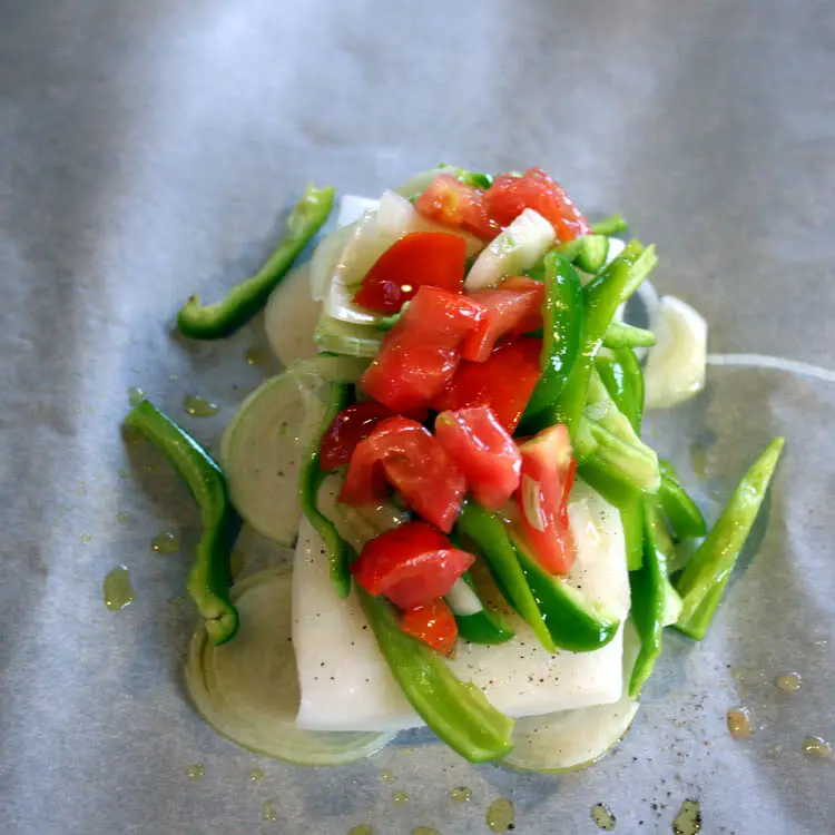 how to cook chilean sea bass en papillote with vegetables