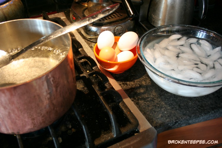 making soft boiled eggs, brunch recipe, HORMEL® MARY KITCHEN® Hash, corned beef hash, Corned Beef Hash Scotch Egg, #HowDoYouHash, #CollectiveBias #Ad