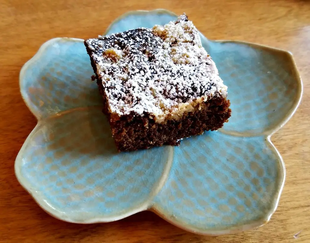 Shoofly Cake, The Essential Amish Cookbook, AD