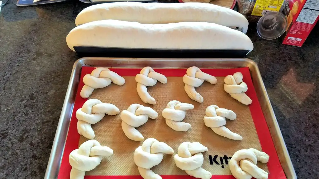 garlic knots, how to make garlic knots