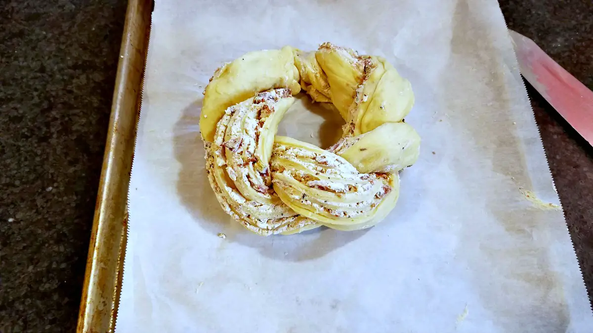 game day recipe, savory couronne, goat cheese bacon and sundried tomato couronne, party food