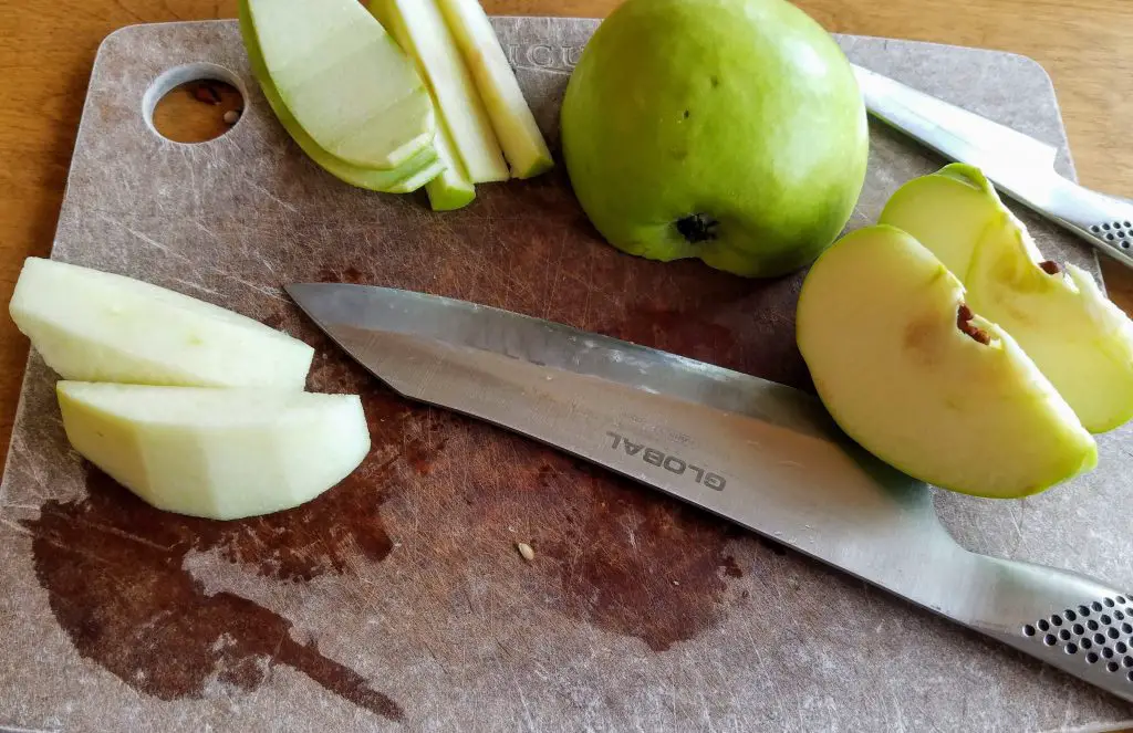 cutting apples for apple pie cookies
