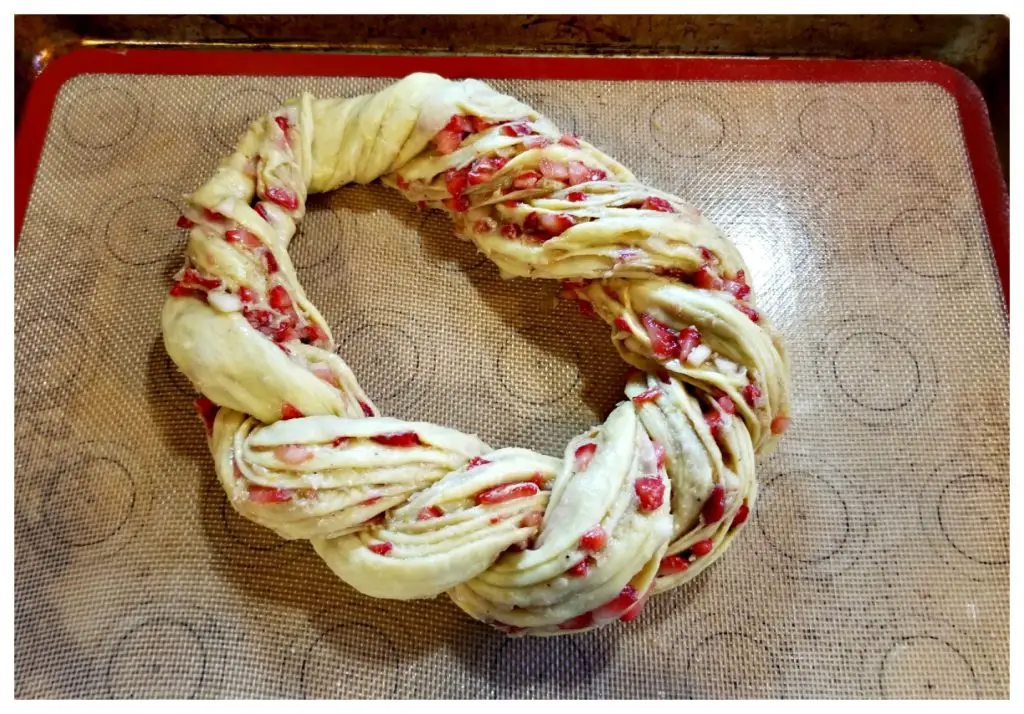 strawberry pear couronne