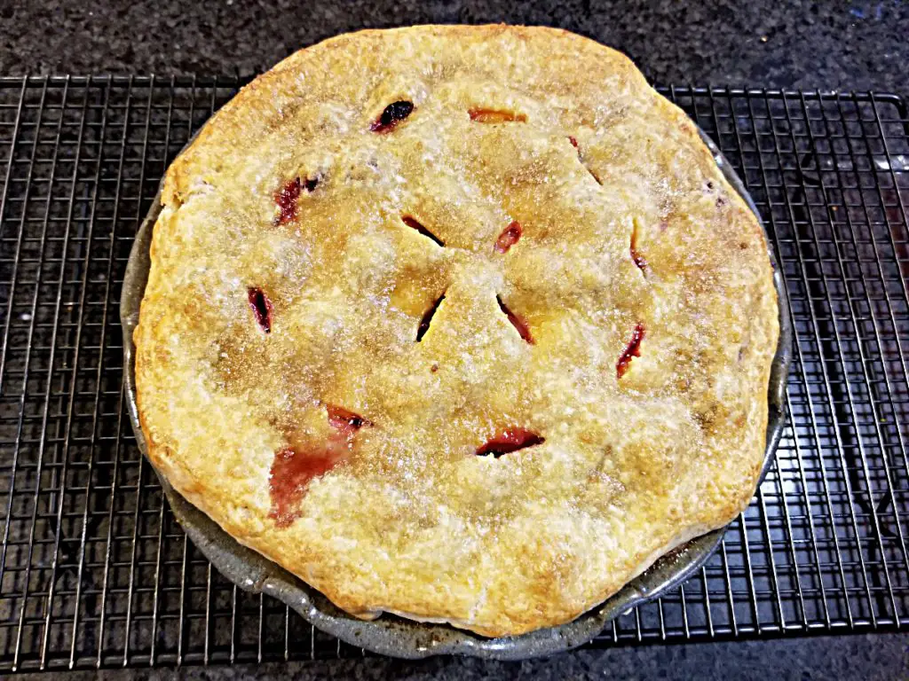 peach blackberry pie