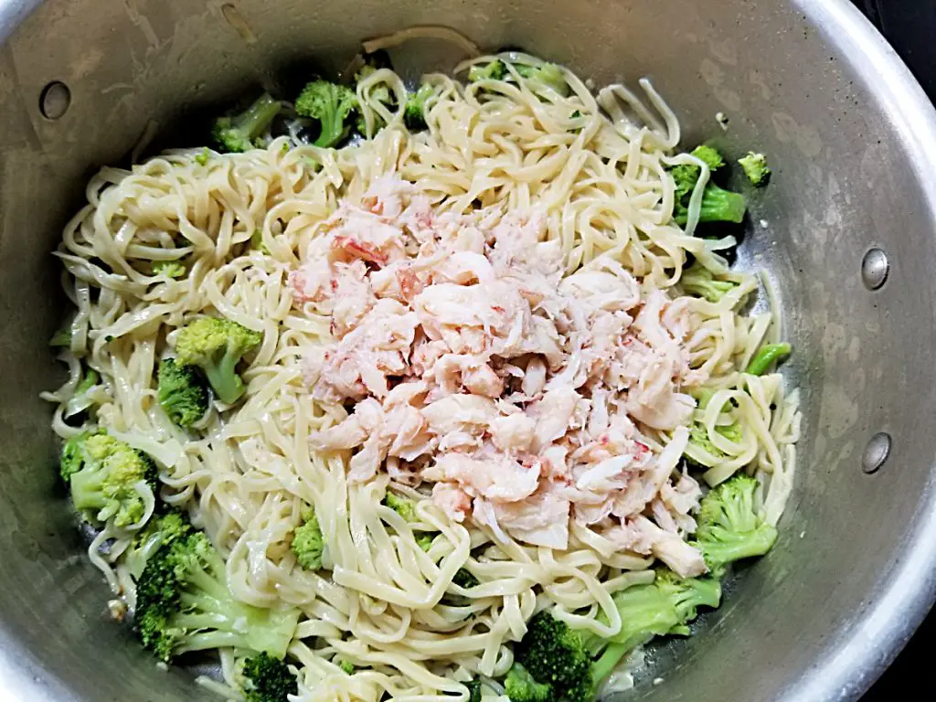 add pasta, broccoli and crab