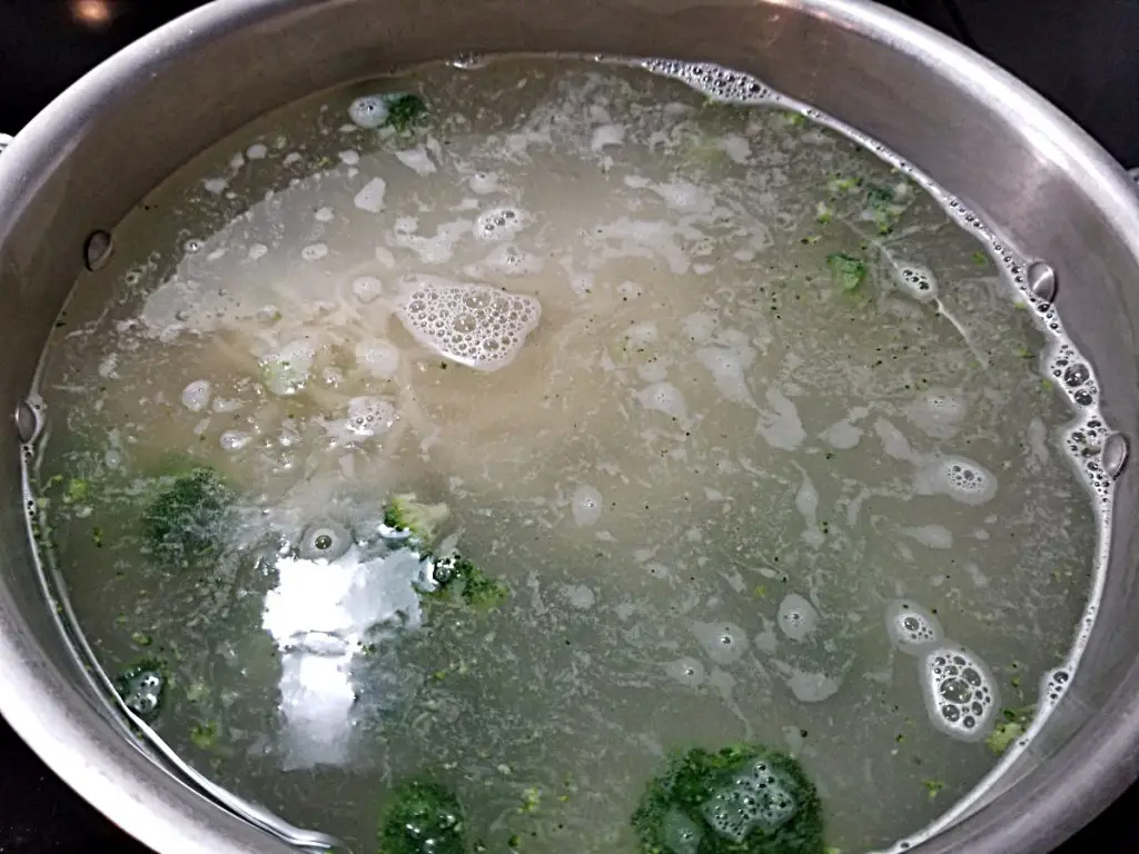 boil linguine and broccoli