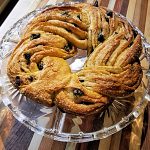 prune and dried cranberry couronne