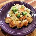 scallops with creamy pasta and vegetables
