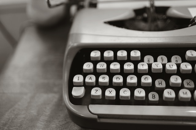 manual typewriter
